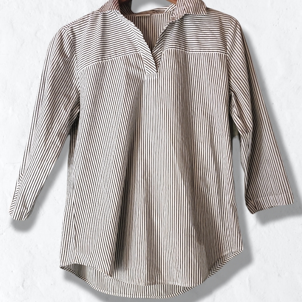 Van Heusen Black & White Striped Tailored Blouse with Collar size Small